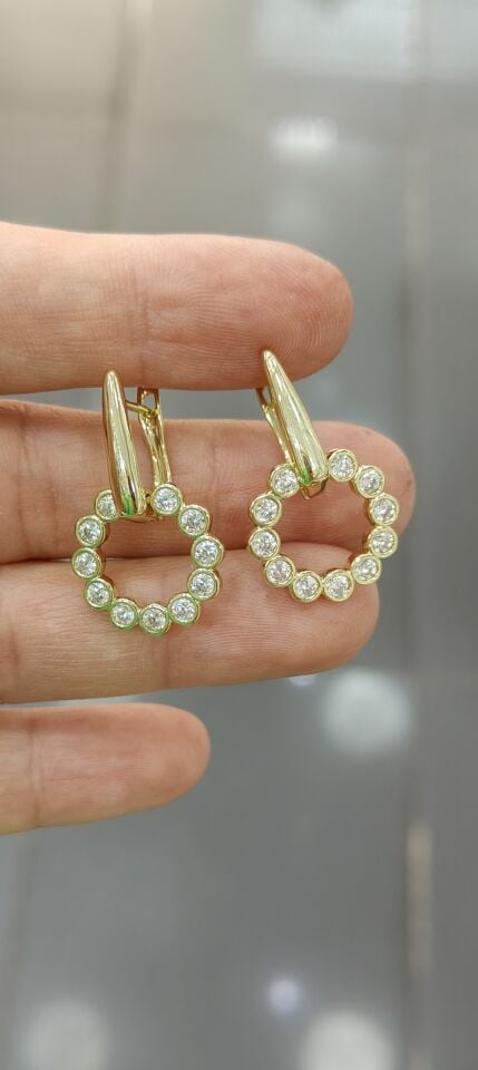 Taşlı Halka Sarkık Küpe