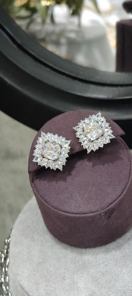 Mozanit Kare Taş Küpe 1