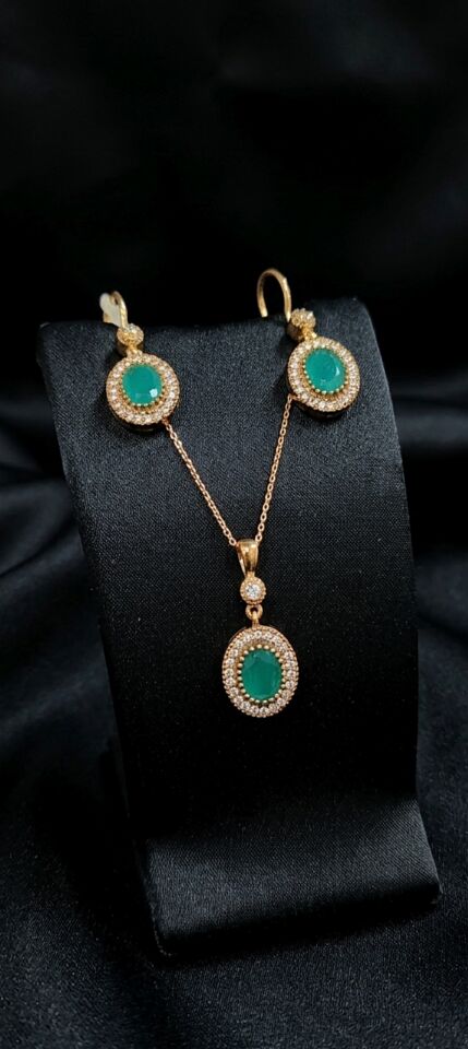 Zümrüt Efektli Set